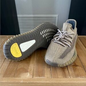 Yeezy Boost 350 V2 Sneakers